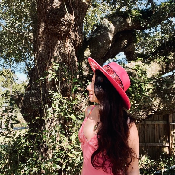 Meet your Posher, Casey - Picture 3 of 12